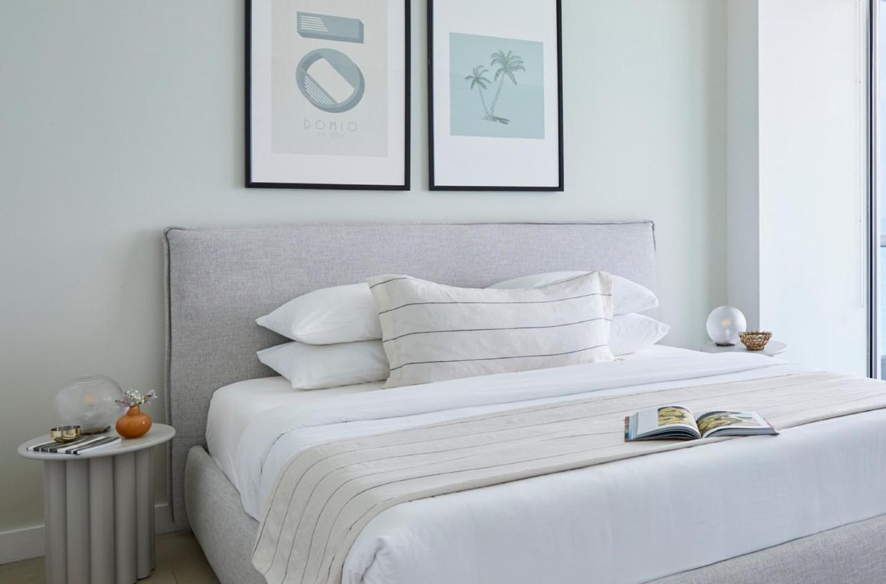 Apartamento de 1 dormitorio con balcón y vistas parciales al mar