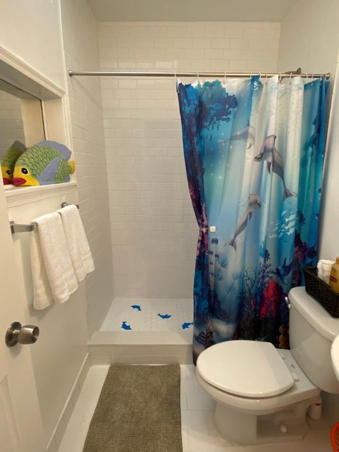 Private Queen Room and Bathroom,1067437069:JPEG
