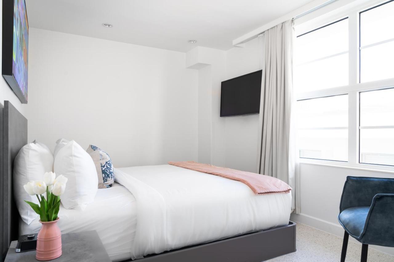 Double Room,1384969241:JPEG