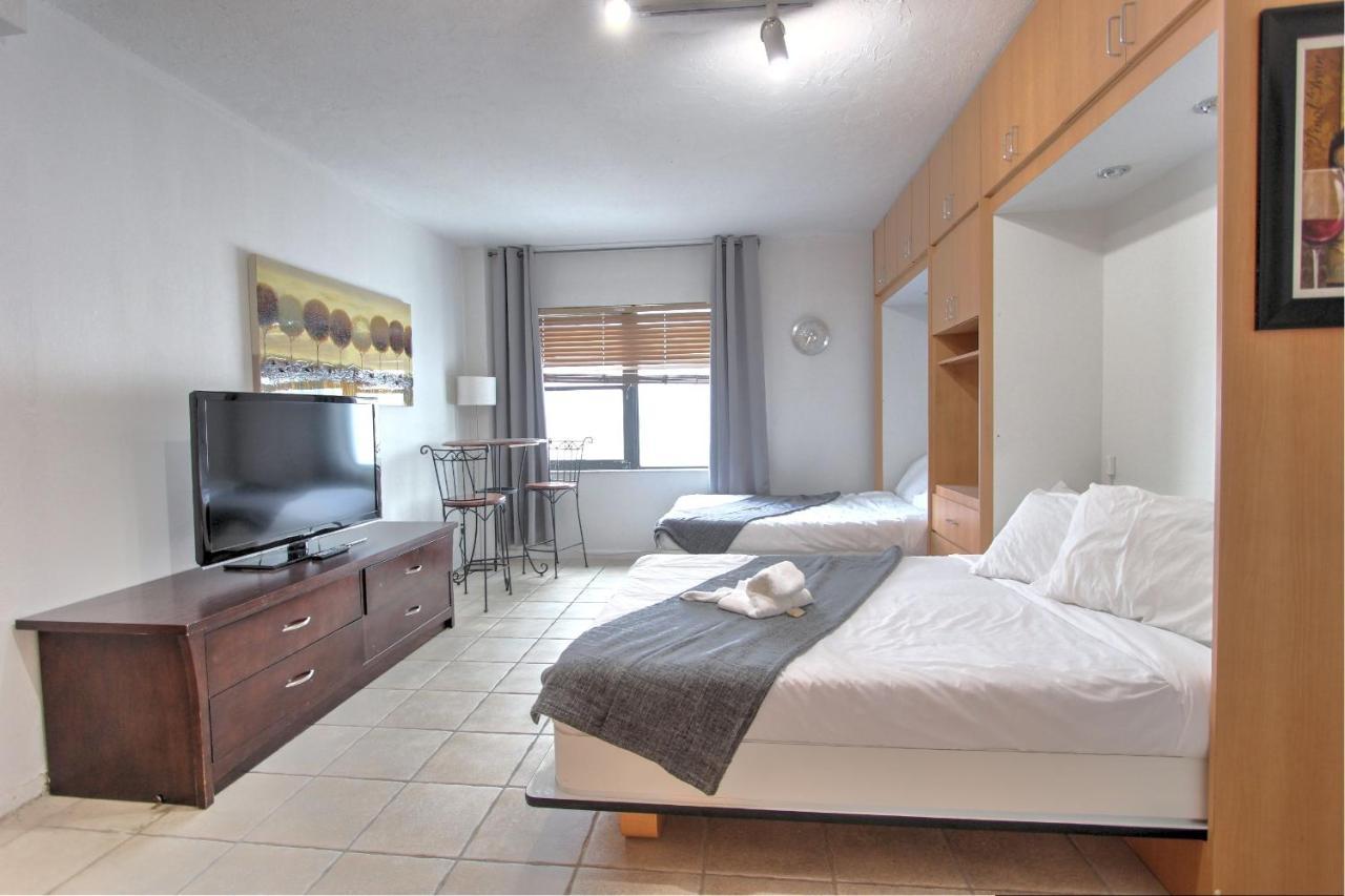 Studio met Queensize Bed