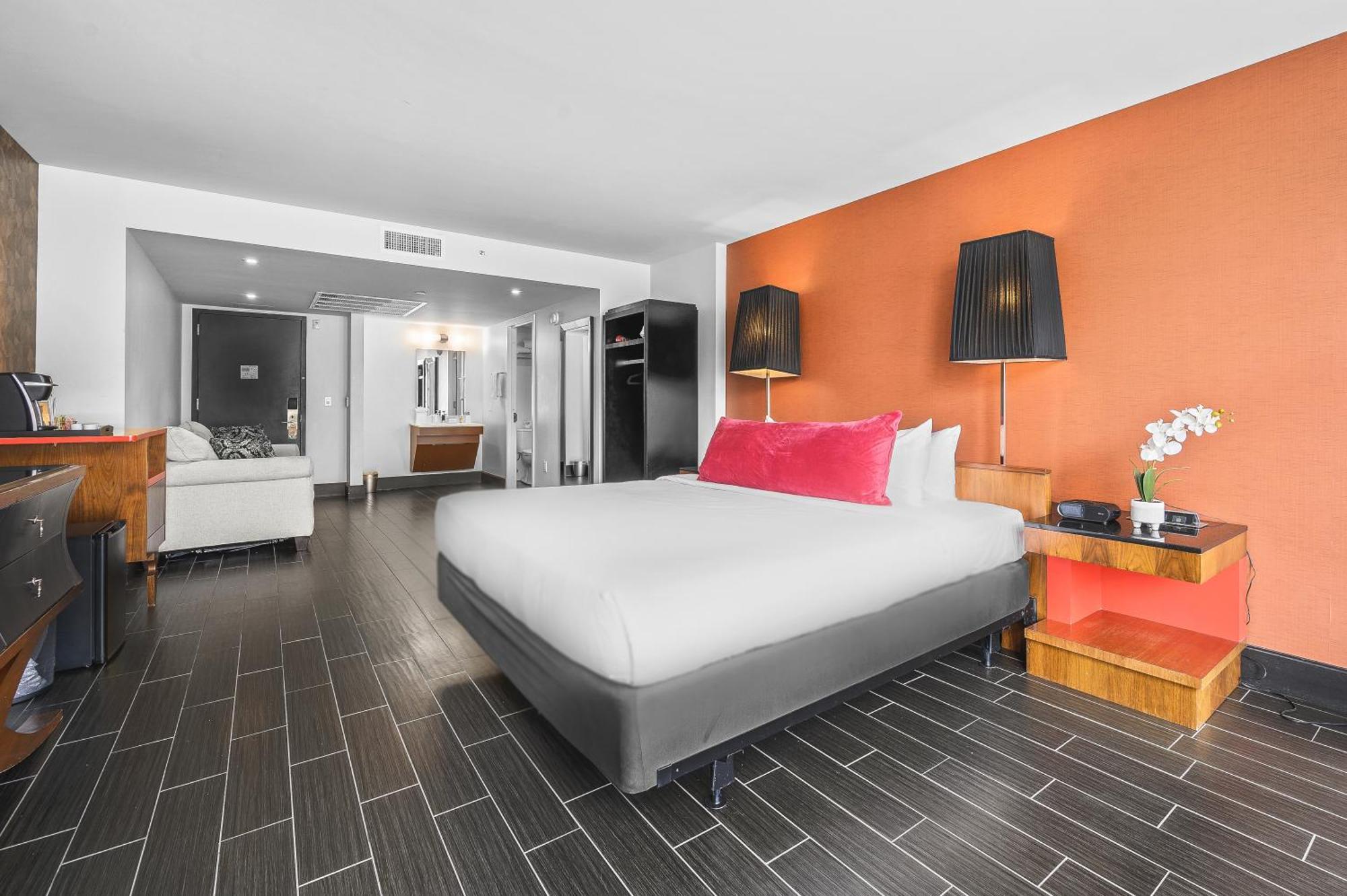 Deluxe King Room Balcony