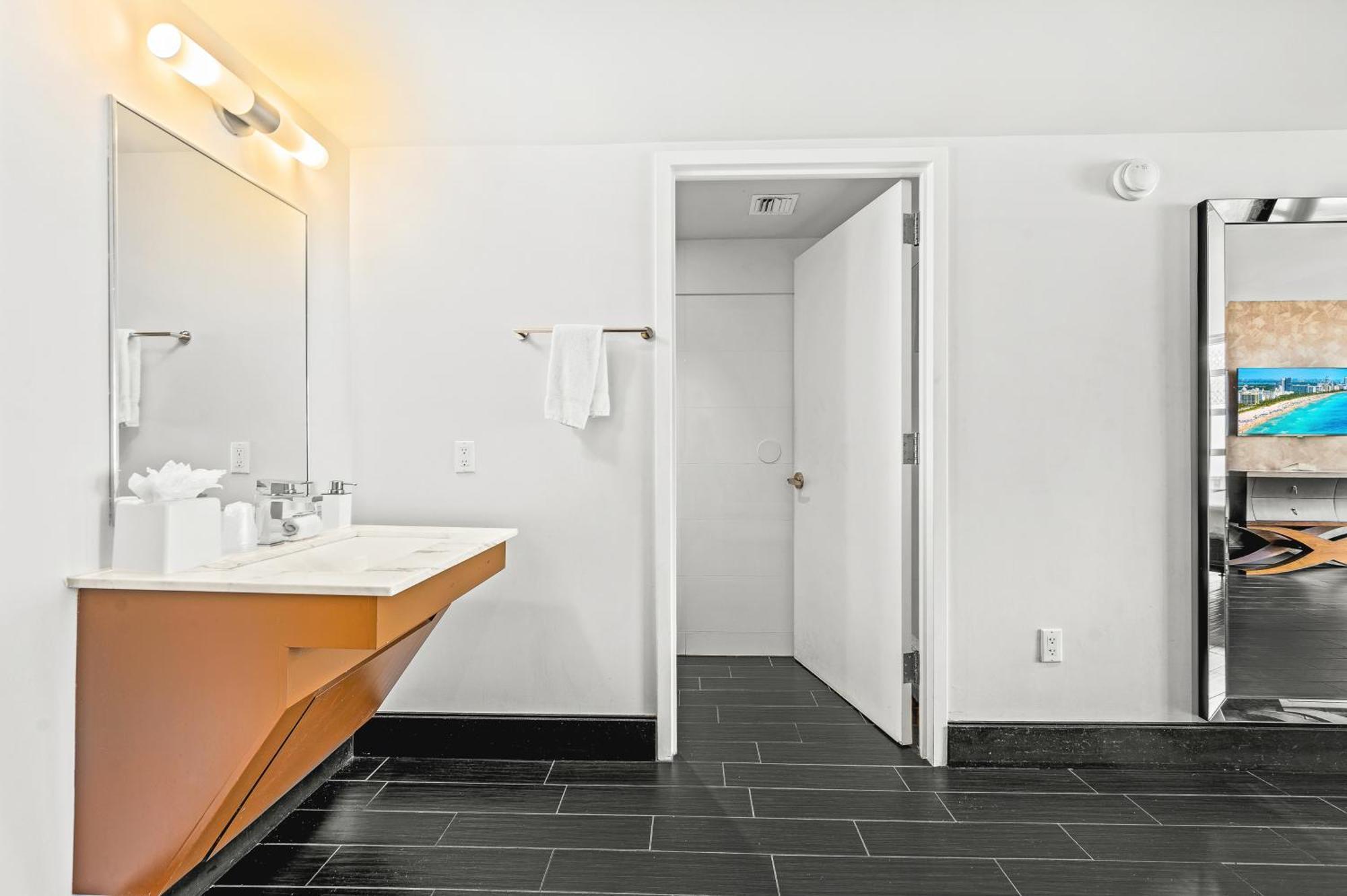 Deluxe King Room Balcony