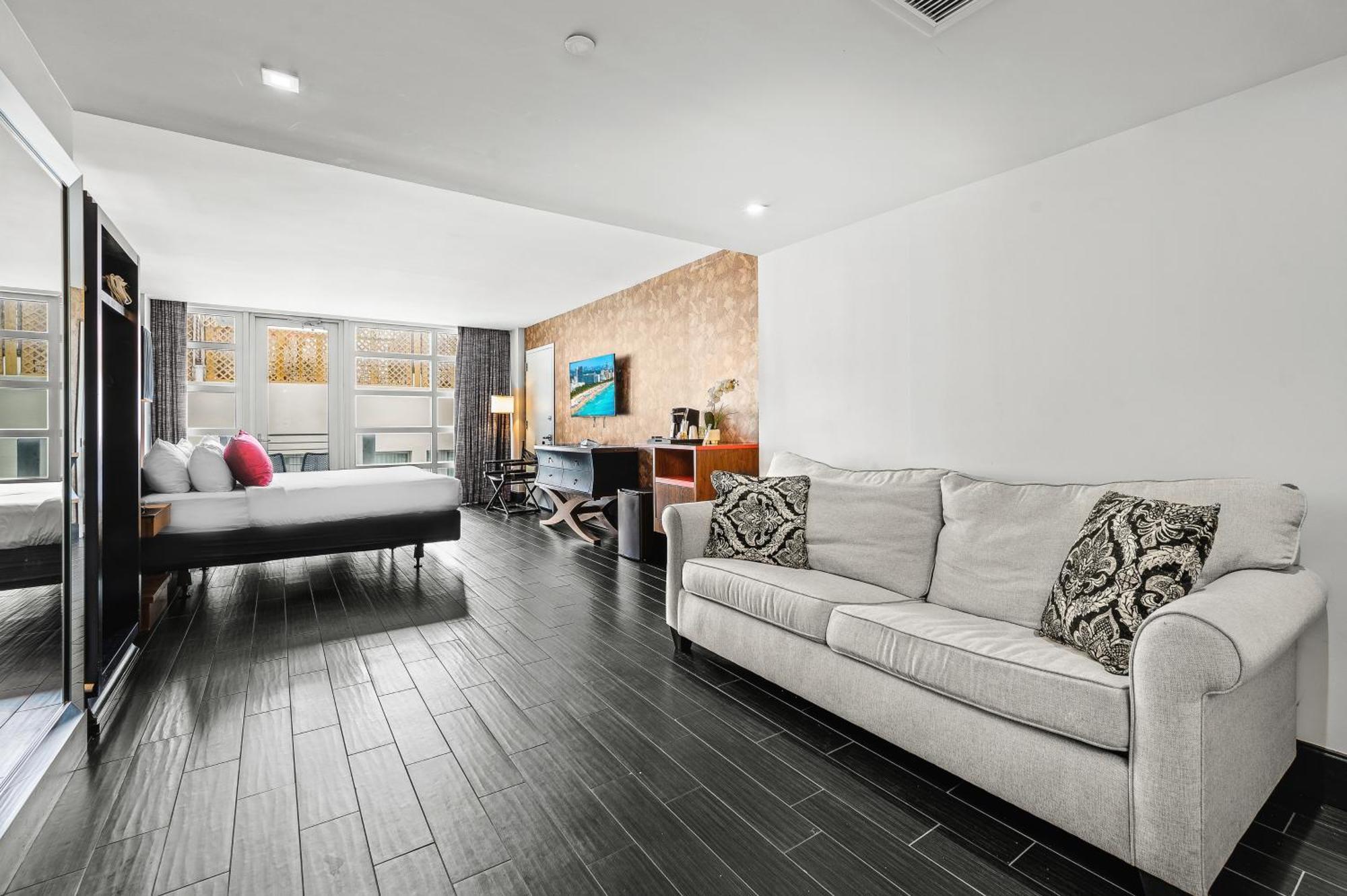 Deluxe King Room Balcony