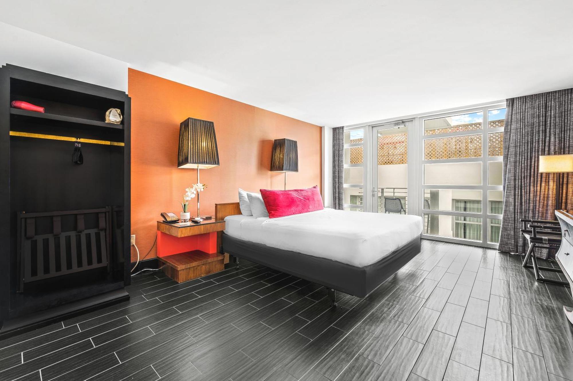 Deluxe King Room Balcony