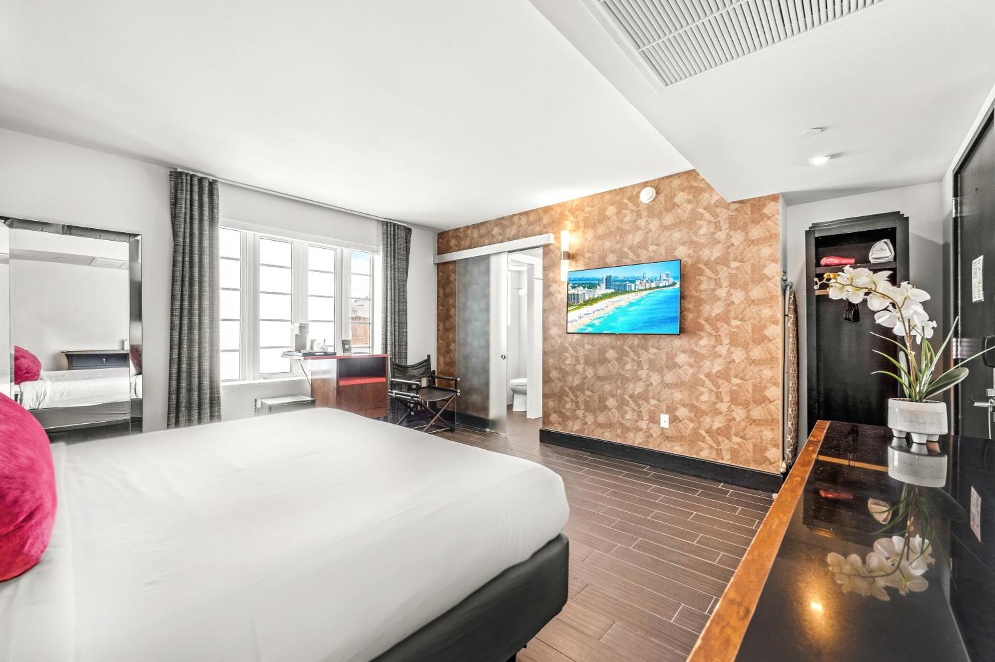 Deluxe King Room