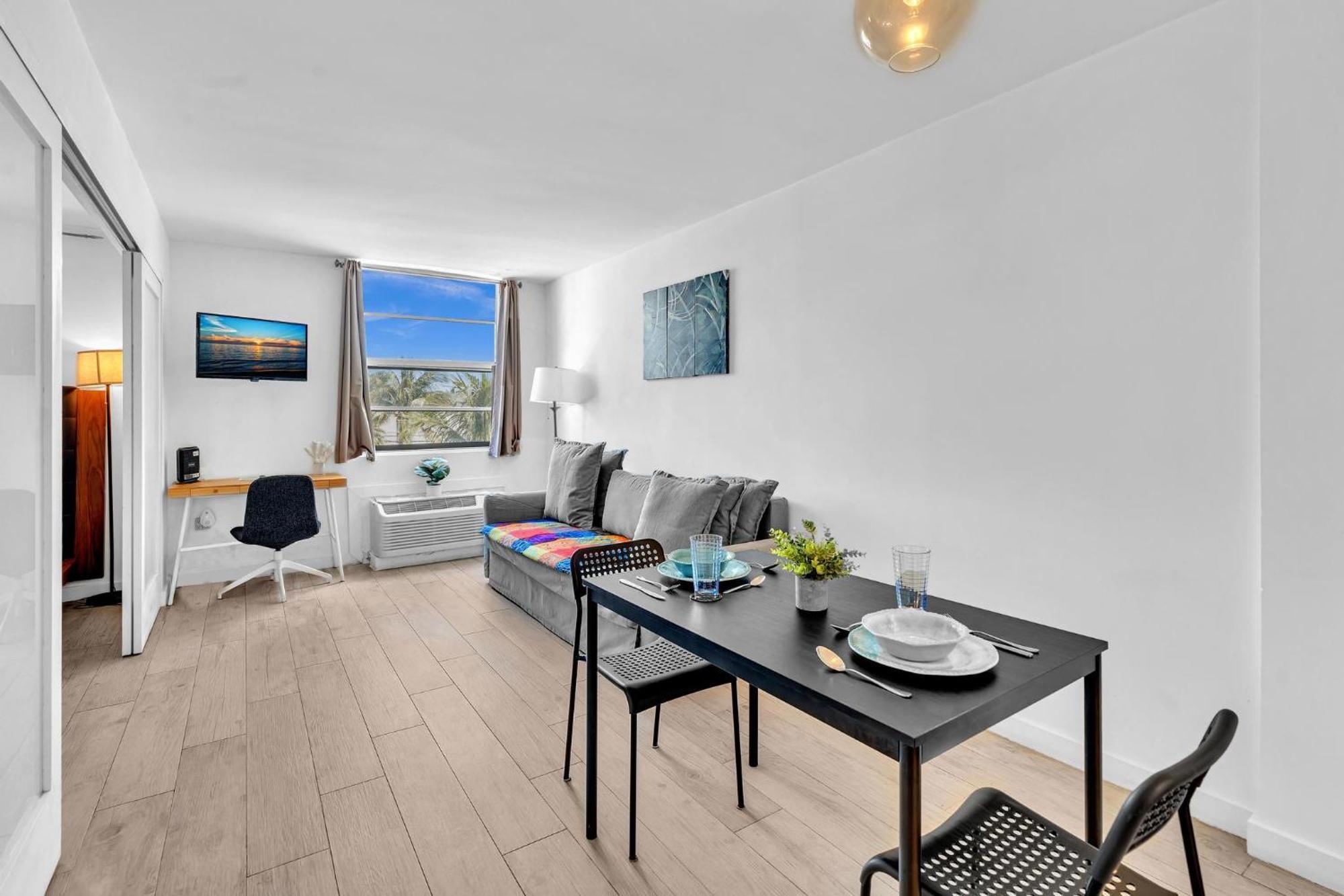 One-Bedroom Apartment