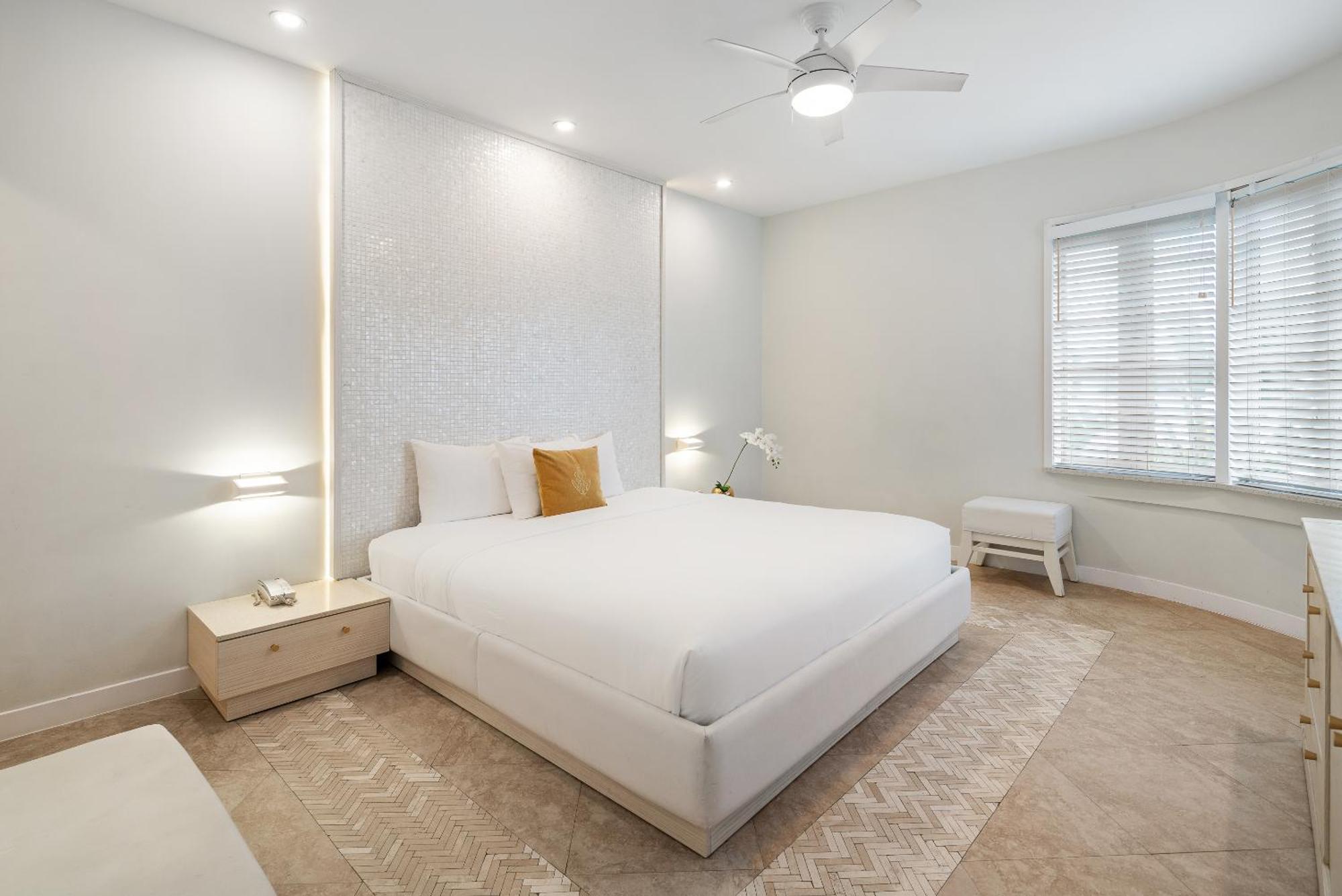 Cardozo King Room