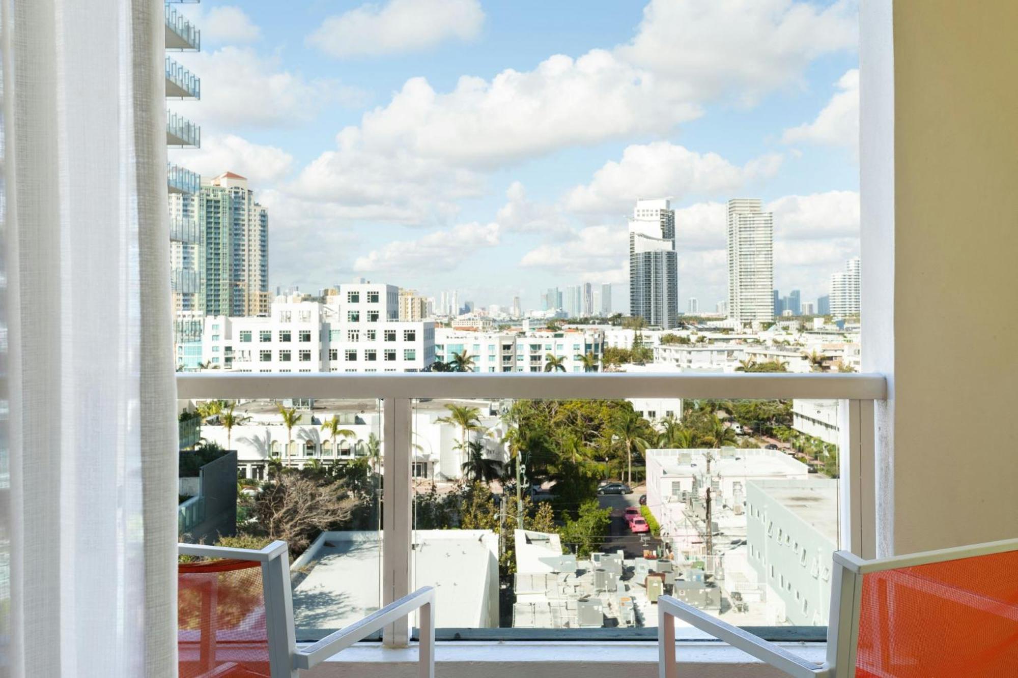 Habitación Doble con balcón y vistas a la ciudad - 1 cama doble grande