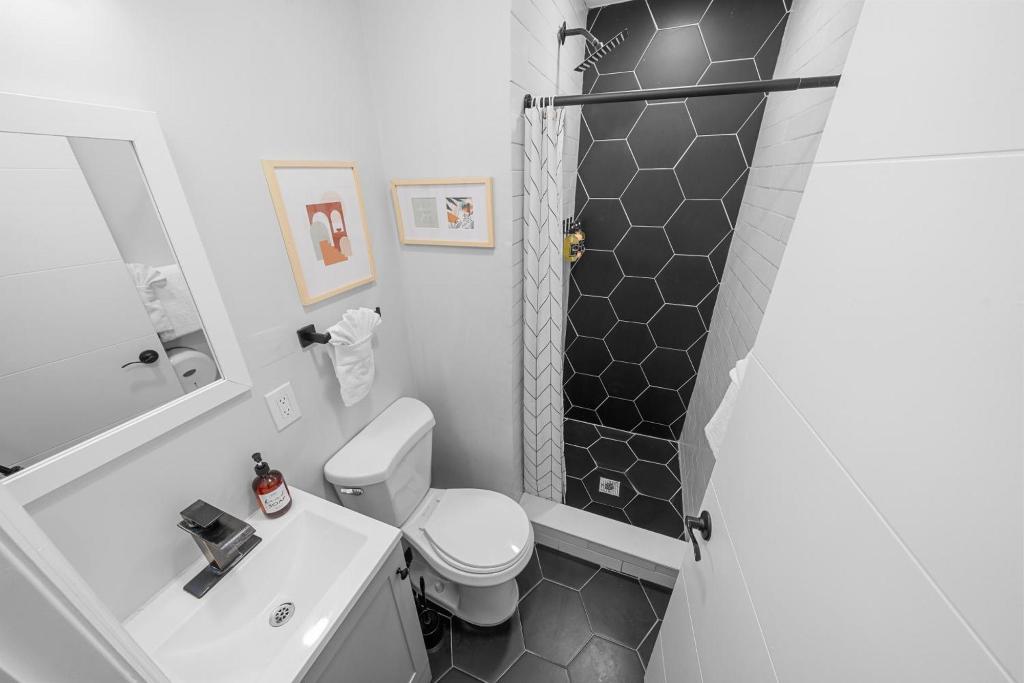 Standard Queen Studio Kitchenette