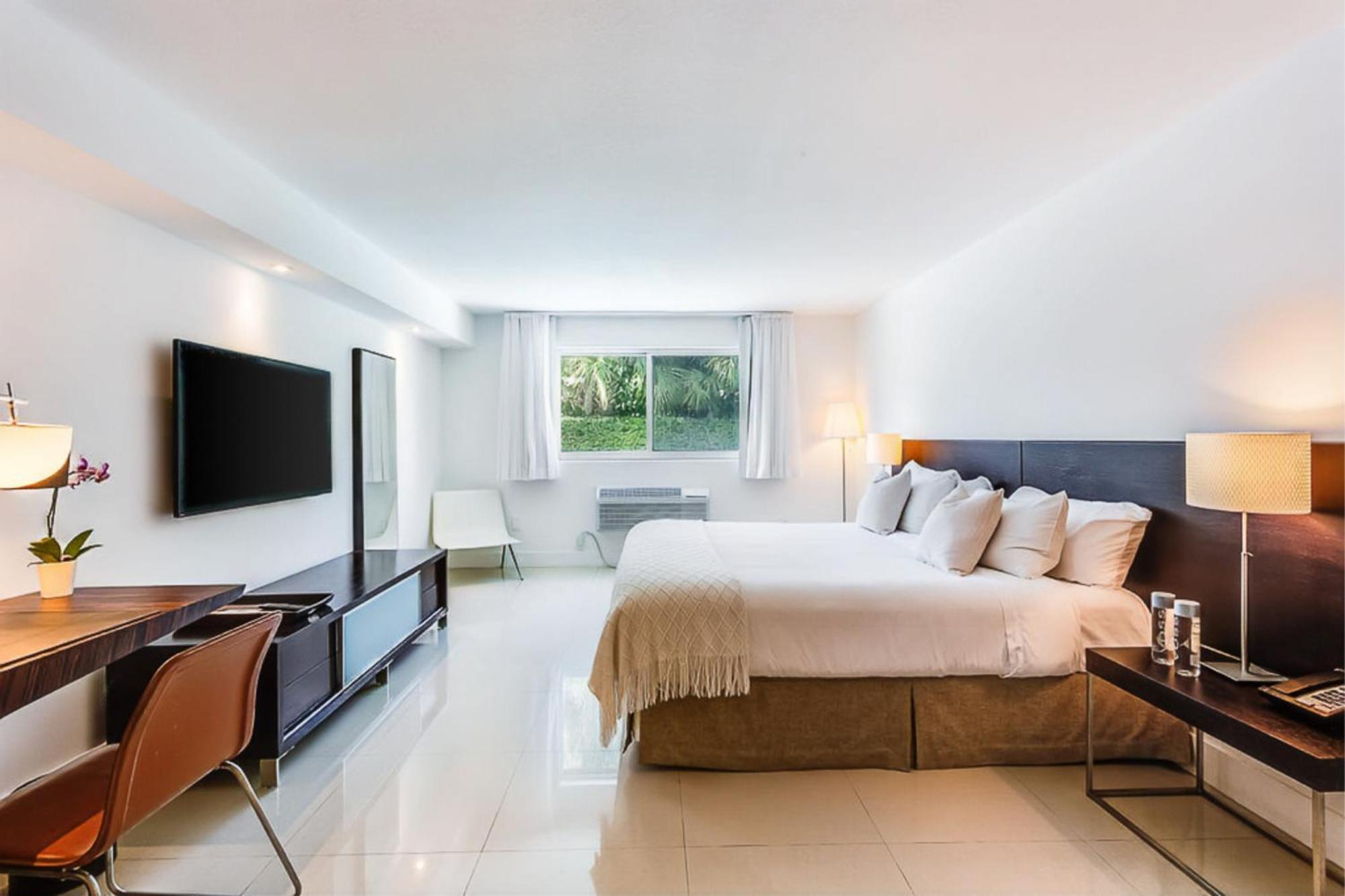 Studio King bed
