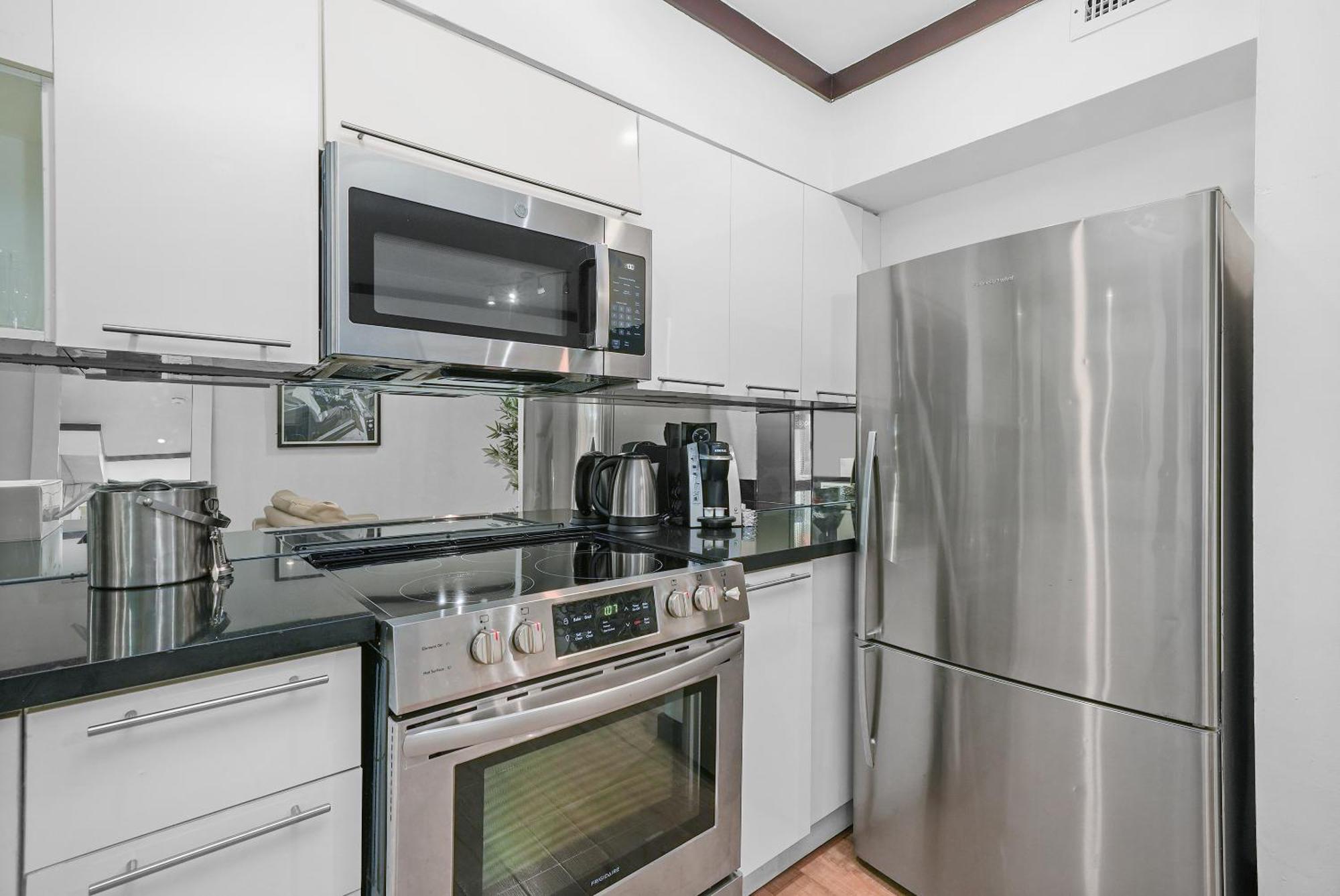 Deluxe One Bedroom King Suite,1746834294:JPEG