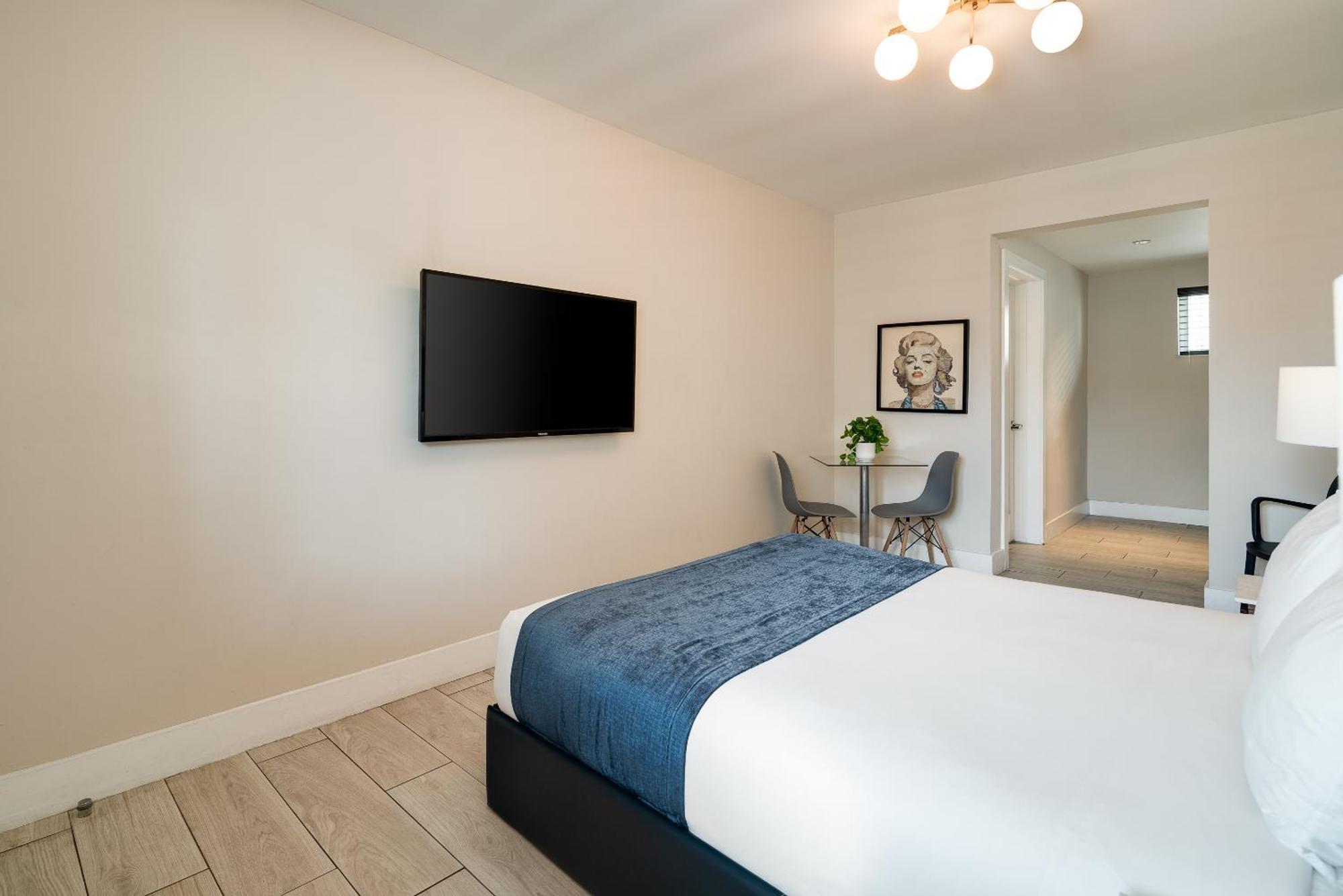 Studio met Queensize Bed