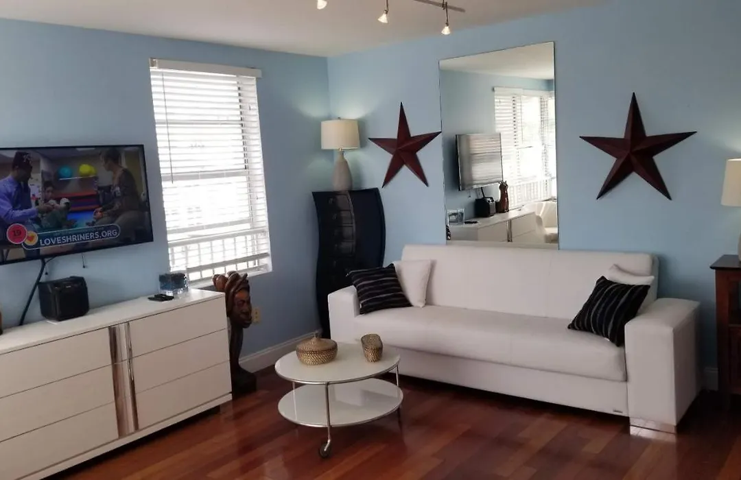 Spacious Private Sobe Studio-1