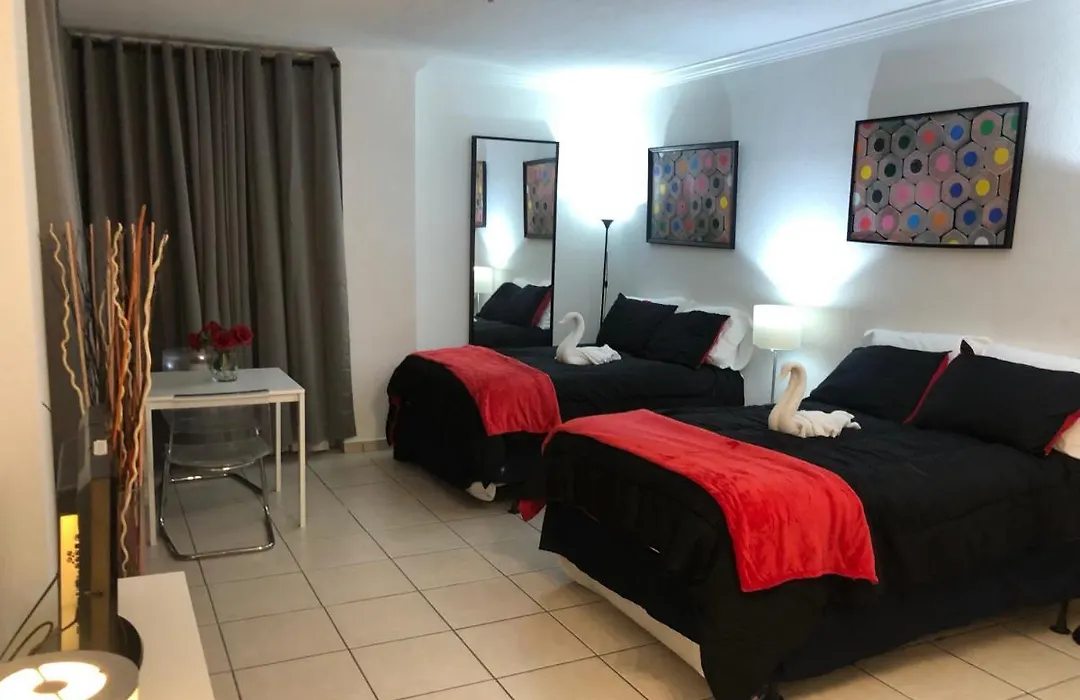 Casablanca On The Beach, Oceanfront Studio Miami Beach-1