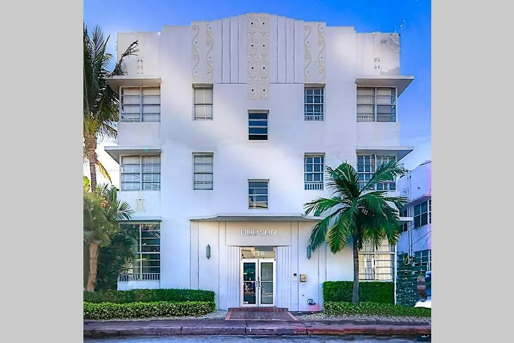 Sagamore Fantastic Location In Sobe, Pool!-1