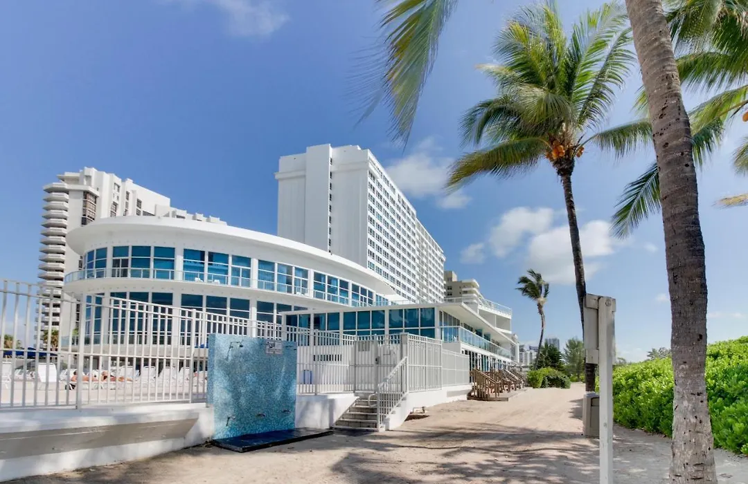 Castle Beach: Rumba Suite-1