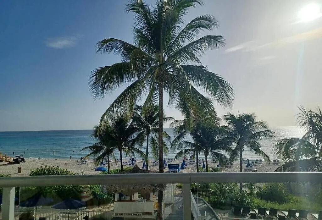 Beautiful 1 Bedroom Condo On The Beach-1