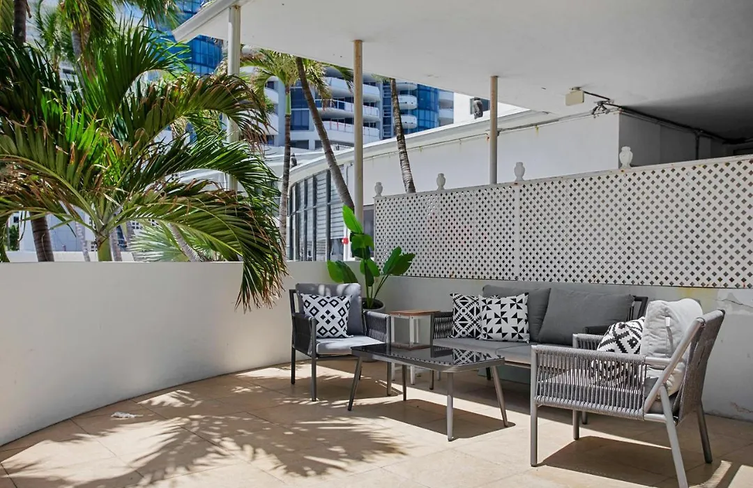 Oceanfront 2 Bedroom Townhouse In Miami Beach -Th4-1