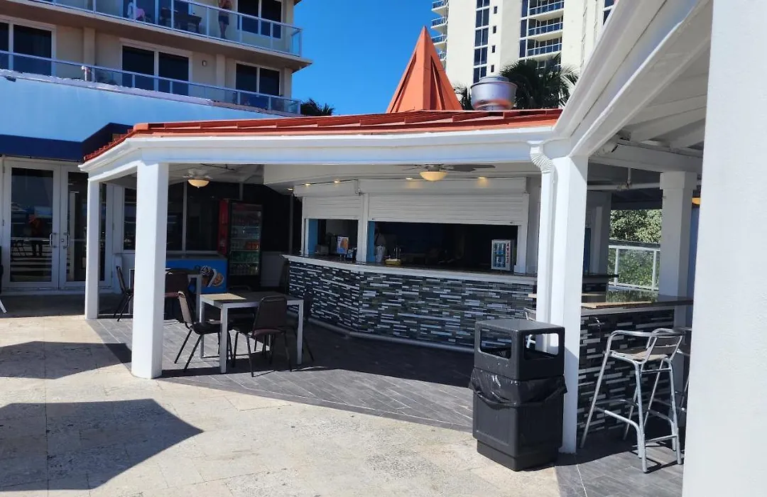 Beachfront Studio-Apt Retreat In Sunny Isles Beach-1
