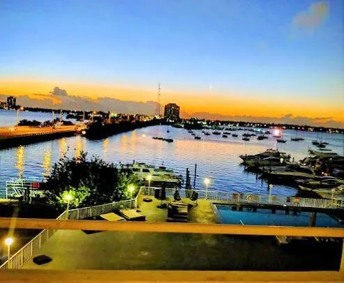 Harbor Island-1