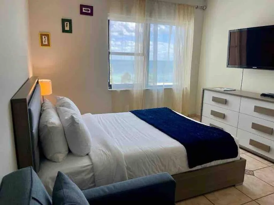 Chic Ocean Front Studio! Apartment-1