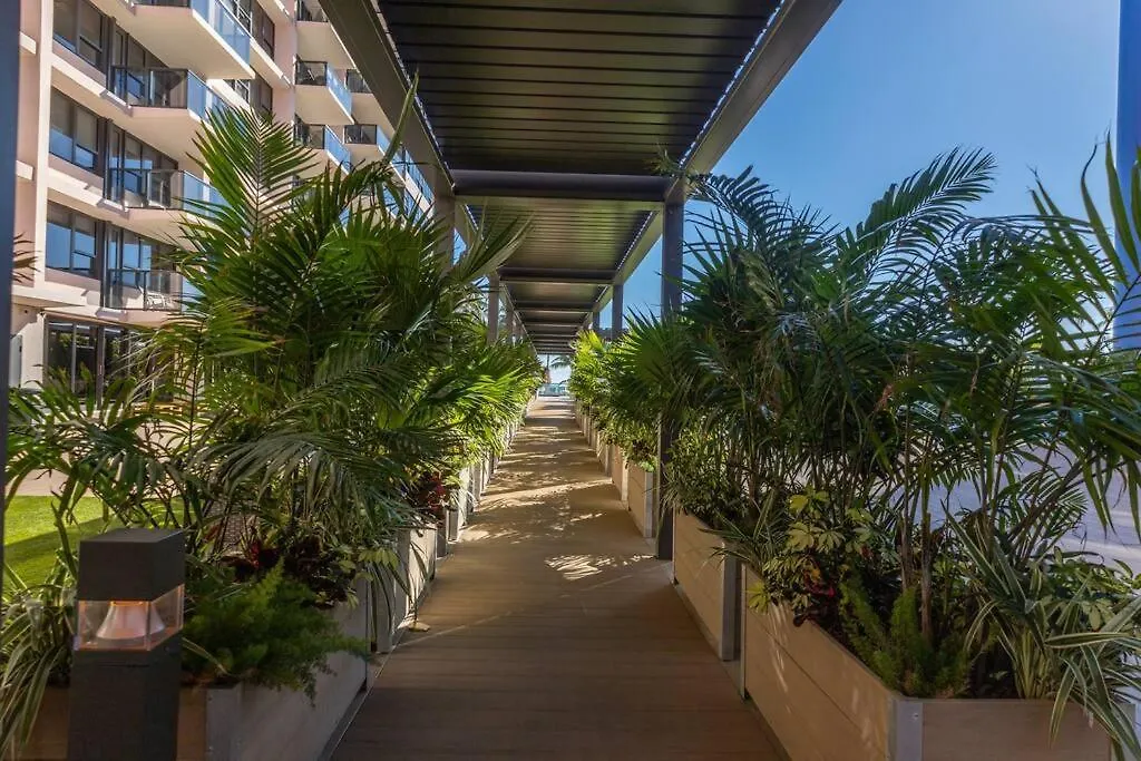 3 Bedroom Apt Ocean-Front Resort The Alexander-1