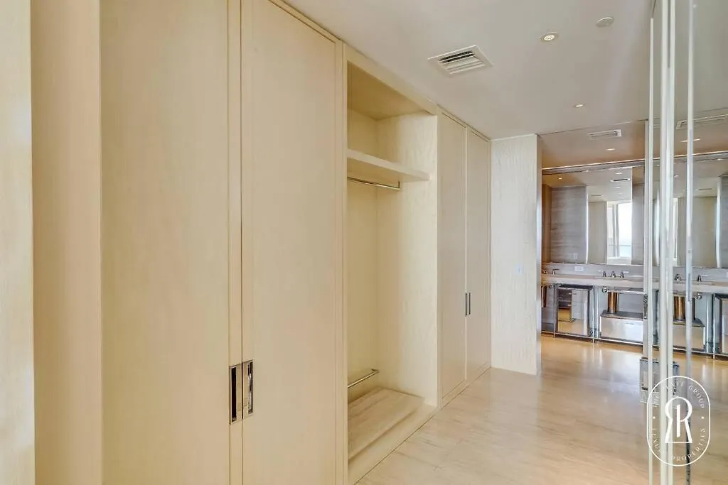 St-Regis Ocean View Suite / 2 Balconies-1