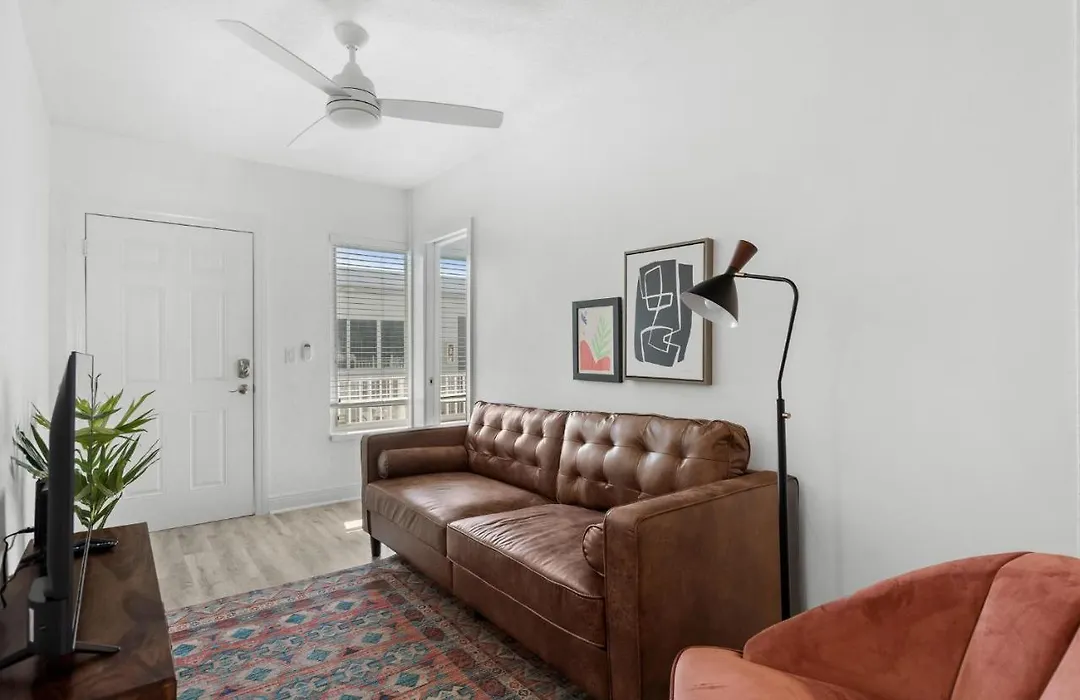 Updated 2Br Apartment In North Beach-1