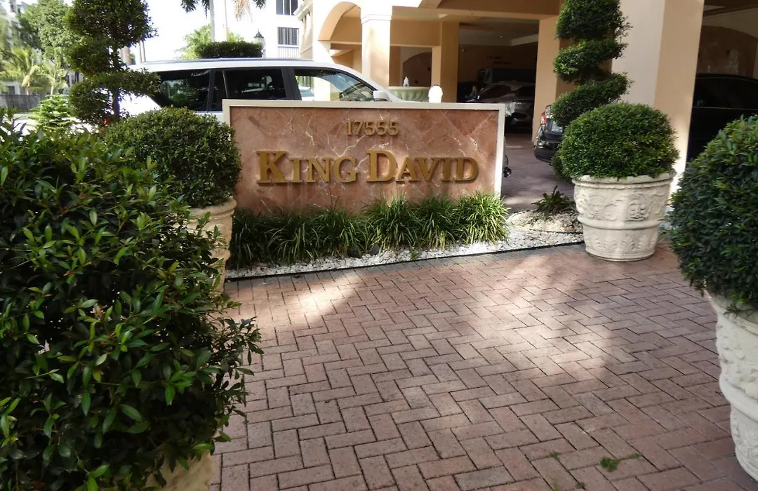 3Br Condo In Sunny Isles Beach-1