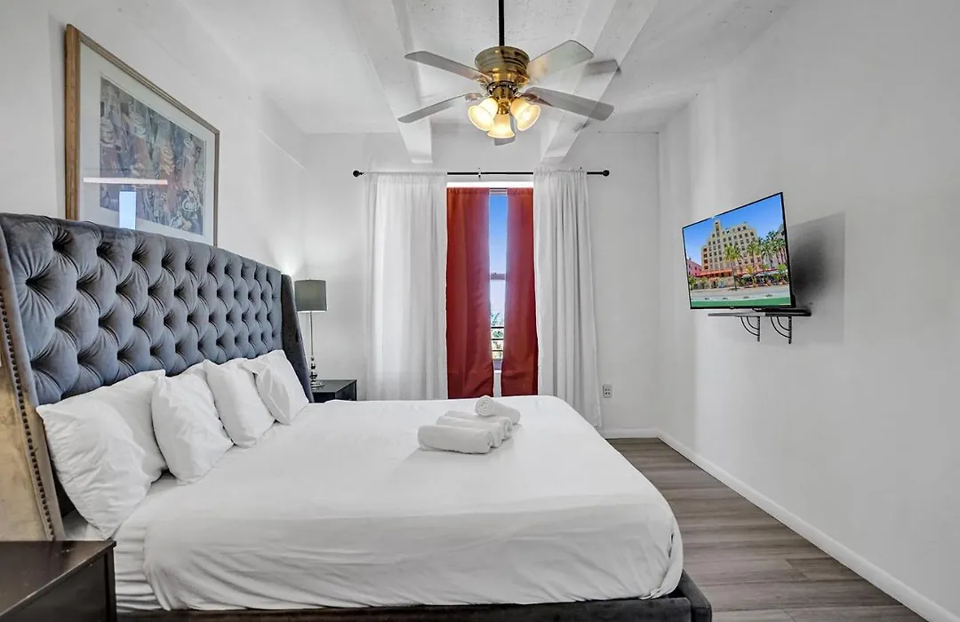 Amazing Two Bedroom Apartments Ocean View- Miami Beach-1