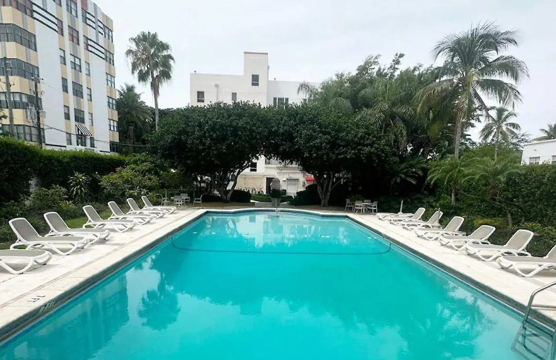 Miami Beach Studio At Bayshore With Pool And Gym-1