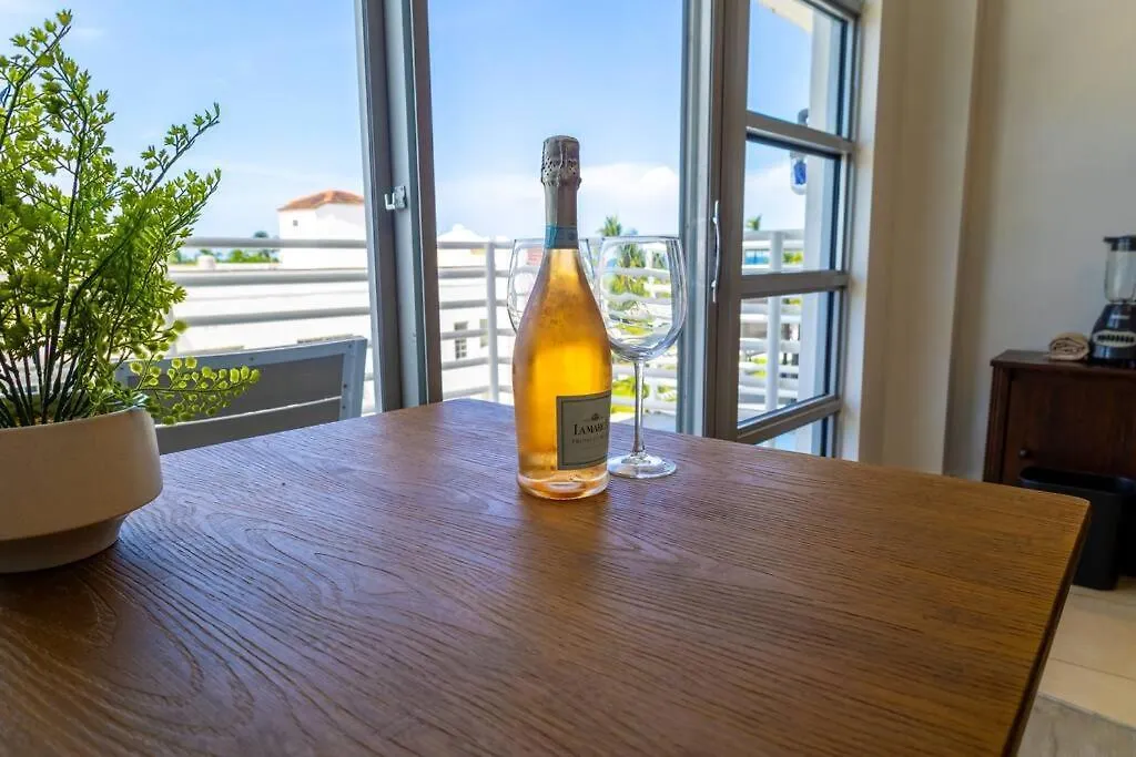 Rooftop-Pool Suite On Ocean Dr C505-1