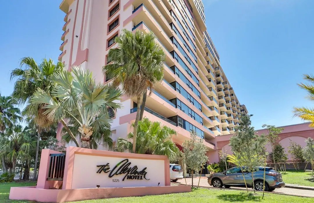 Luxury Miami Vacation Rental With Resort Amenities!-1