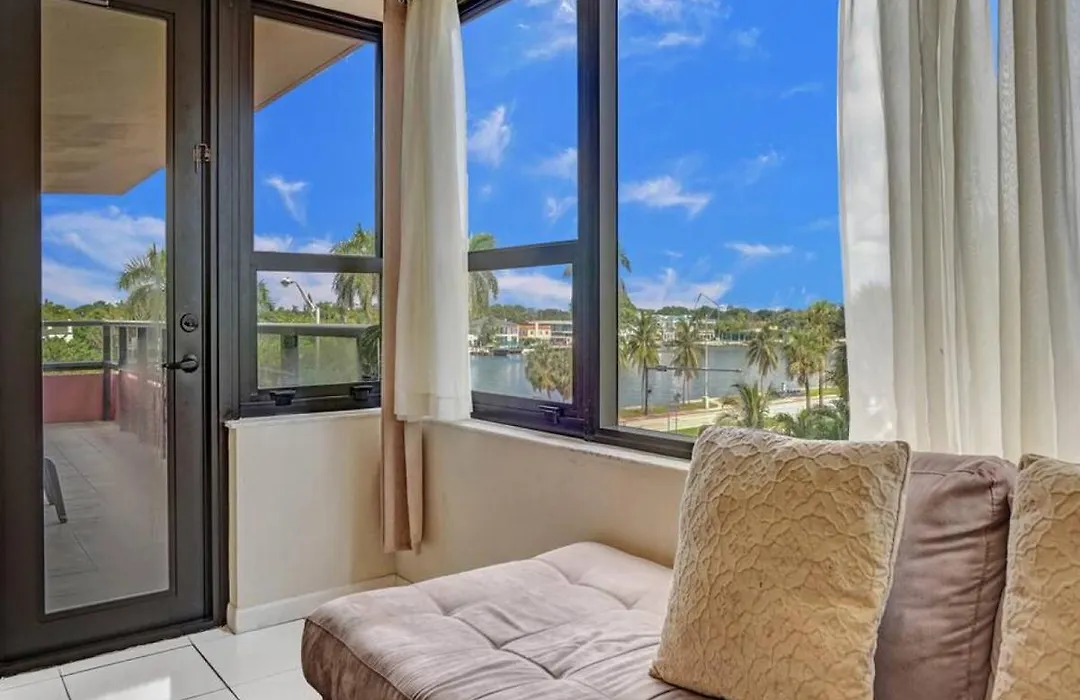 Beachfront Ocean View Condo Beach Service 520-1