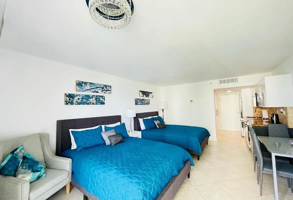 Studio For 4 People On The Beach In Sunny Isles-1