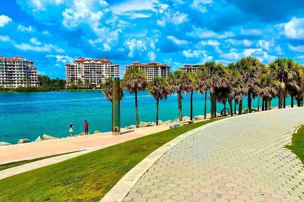 Heart Of South Beach Cozy Studio 2-1
