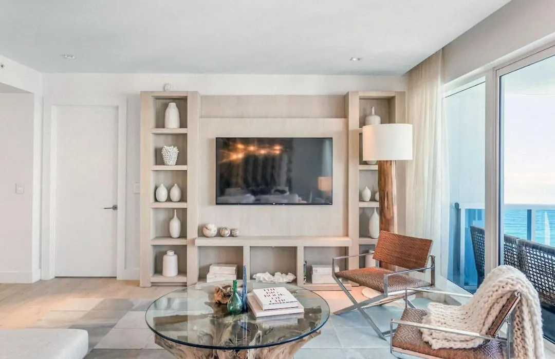 Miami Penthouse Luxe Oceanfront Retreat With Breathtaking Views-1