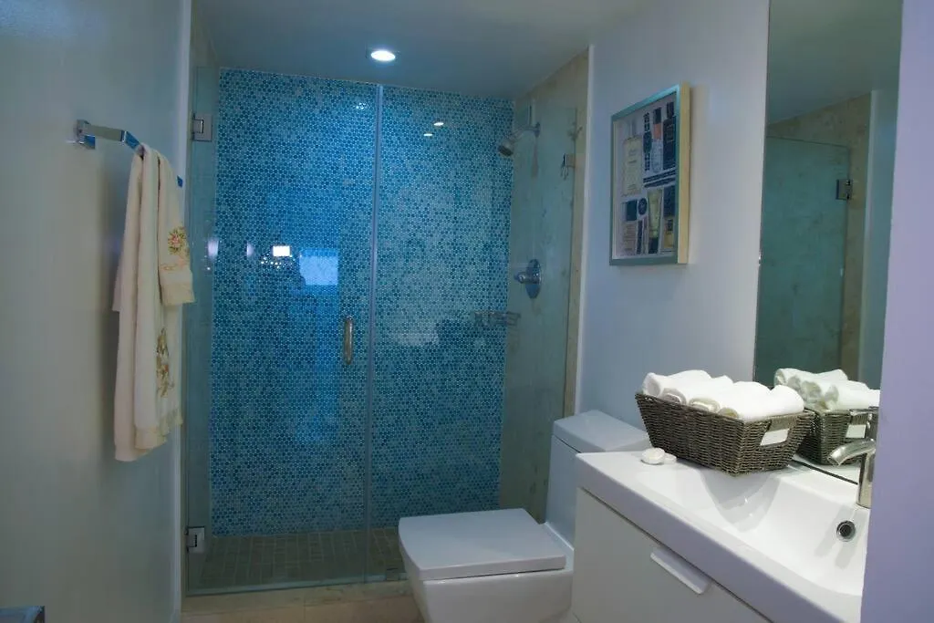 Top Floor Beachfront In Miami Beach 2 Bedroom Condo Available Now!!!!!-1