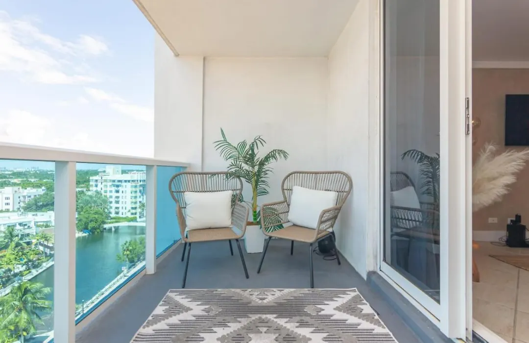Stunning Studio With Balcony In South Beach-1