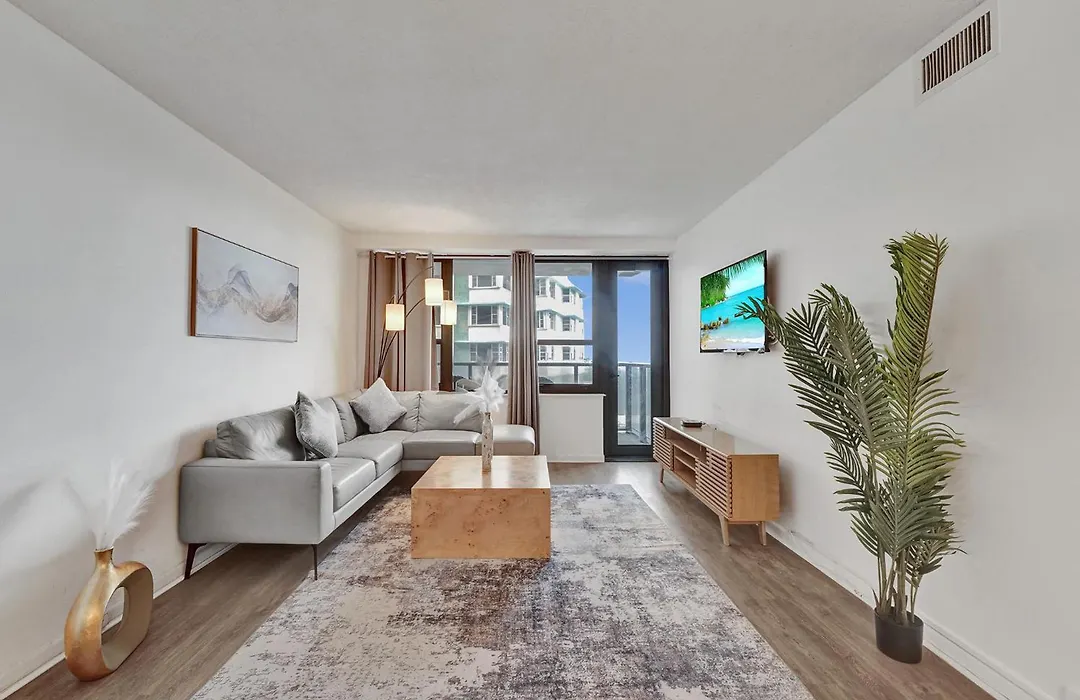 Ocean View Beach Retreat Beach Service 606-1