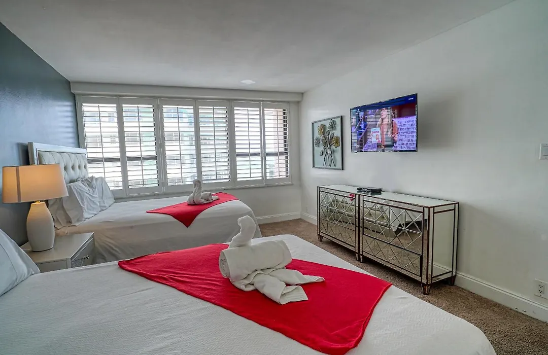 Two Bedroom On The Beach With Balcony And Oceanview-1