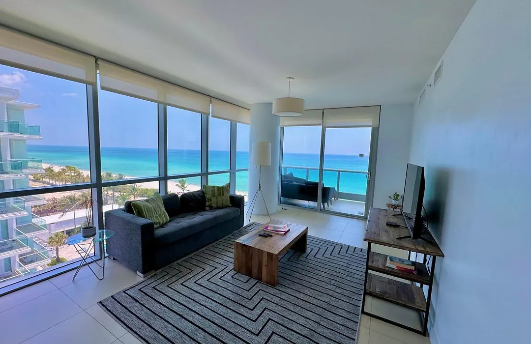 Monte Carlo Suites In Miami Beach-1