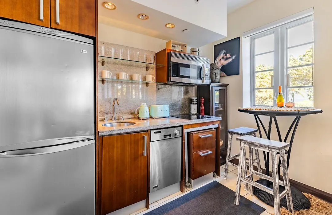 Oceanfront Oasis: 2-Br Apartment On Ocean Drive-1
