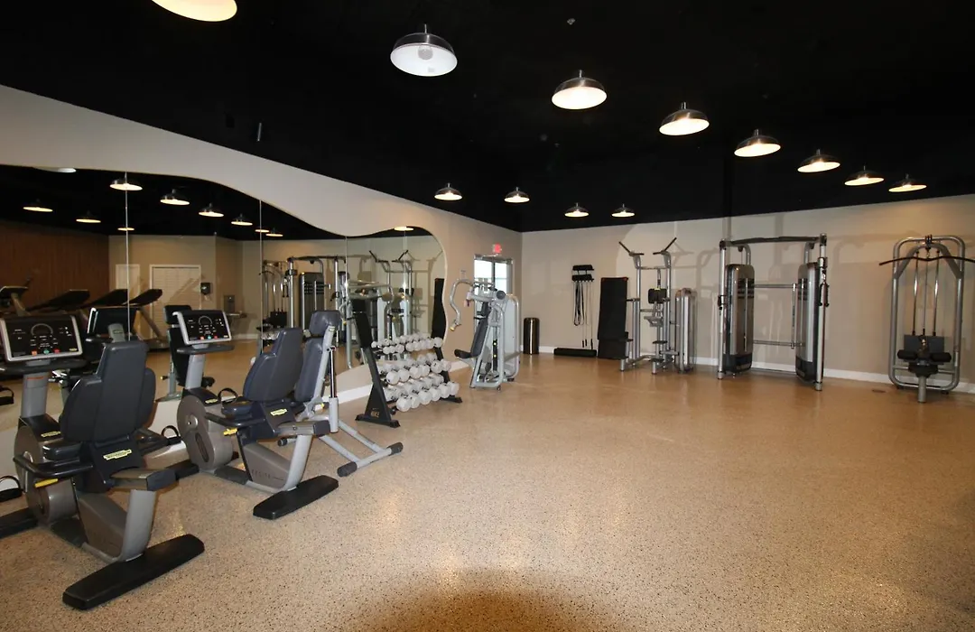 Castle 828 Oceanfront View With Balcony, Pool, Tennis, Beach Access And Free Parking!-1
