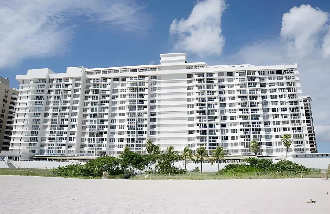 Pavilion -Amazing Bay Sunset-Miami Beach-1
