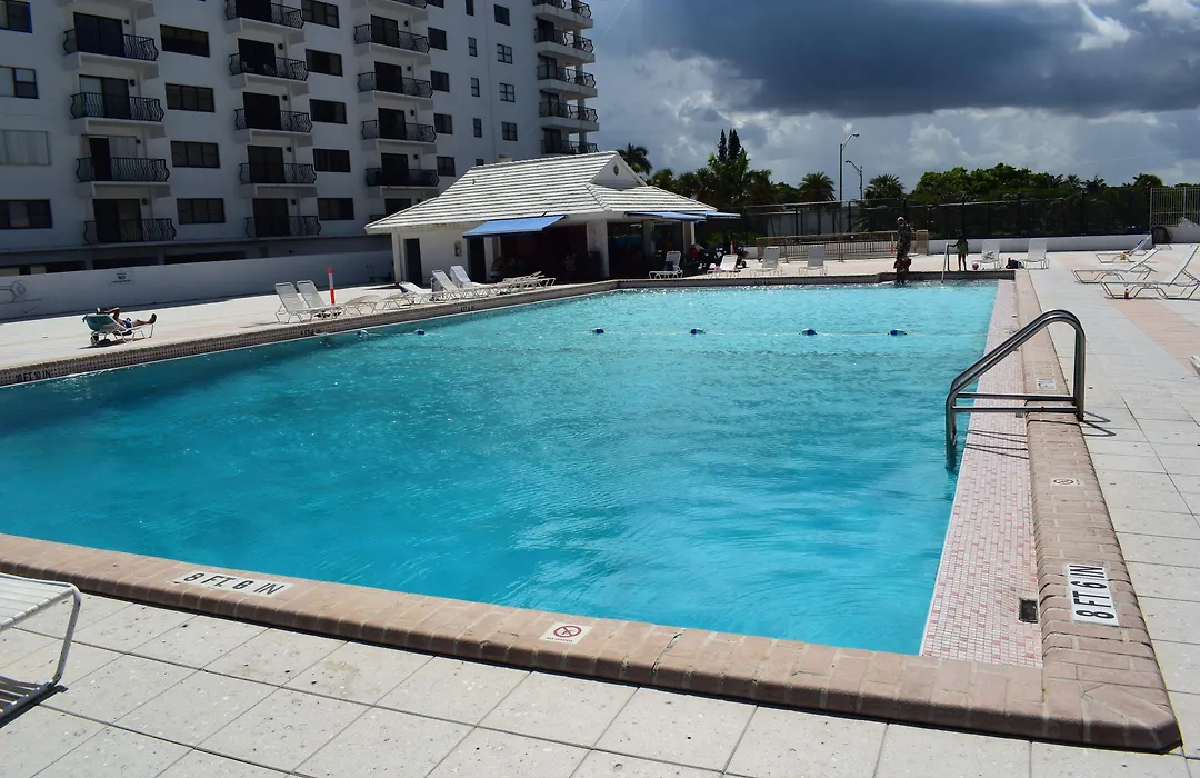 New Point Miami Beach Apartments-1