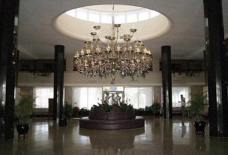 Sherry Frontenac Hotel Miami Beach-1