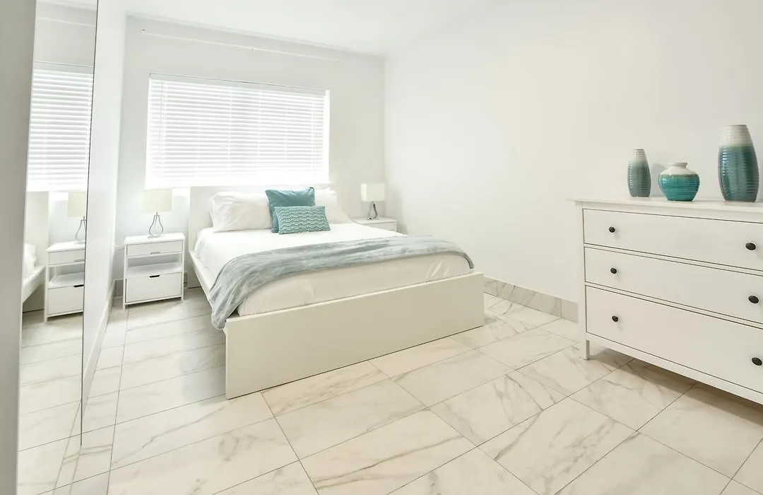 Sirena Suites Miami Beach-1