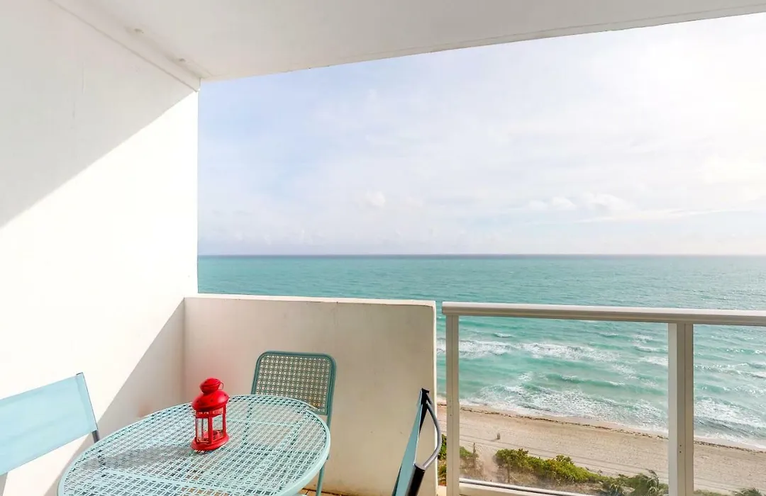 Castle Beach: Aqua Condo-1