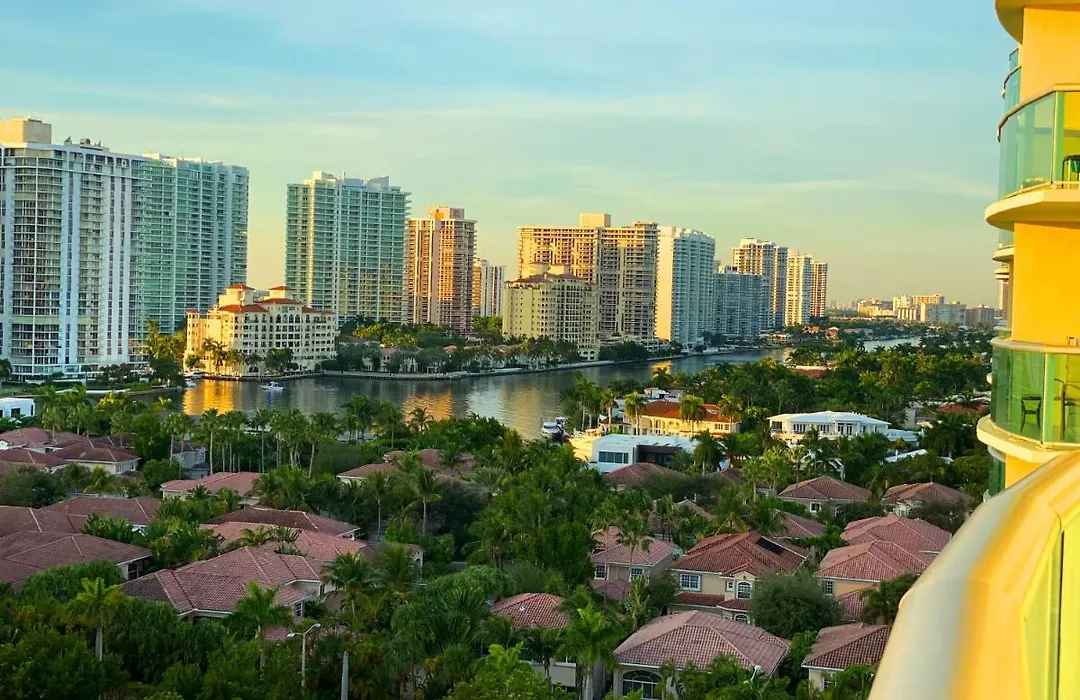Sunny Isles Condo Resort 14Th Floor Intracoastal View!!-1